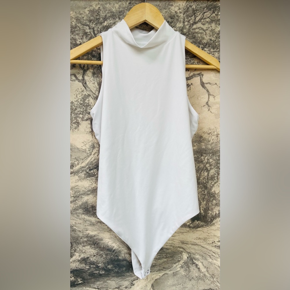 MADDEN NYC*White Poly/Spandex*Mockneck*Thong Back*Bodysuit! M